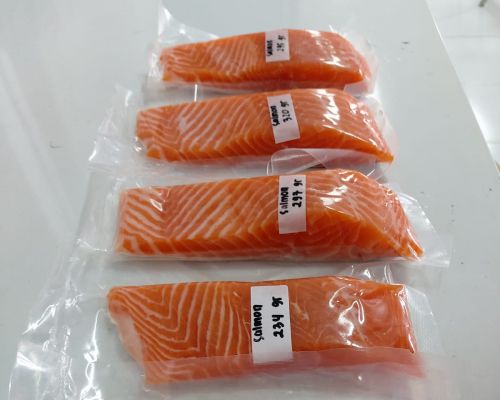 Product of PT Sari Segar Laut Indonesia - Salmon Steakサーモンステーキ